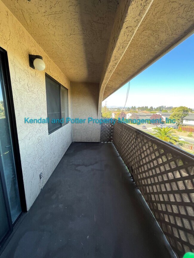Building Photo - Madonna Vista Condo