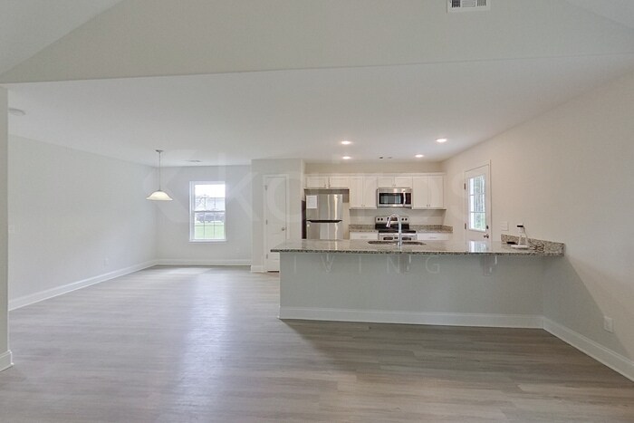 Building Photo - 223 Western Red Cedar Dr