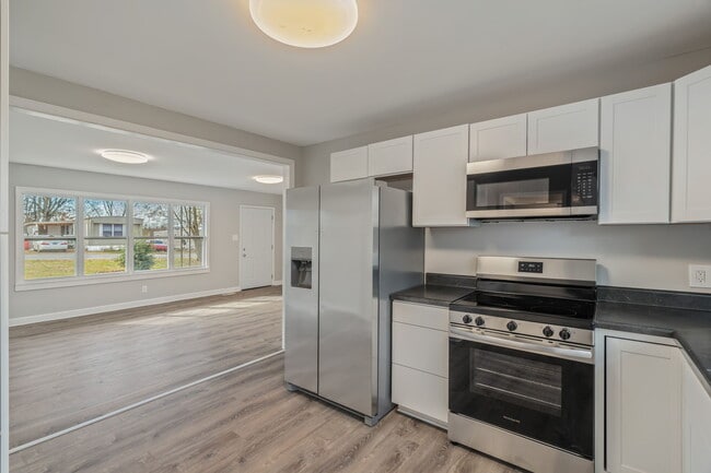 Building Photo - 3658 Tarbett Rd