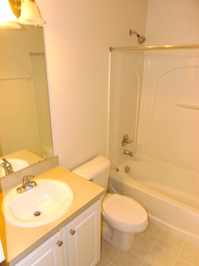 Building Photo - Two Bedroom Dublin Condo Rental at Hayden ...
