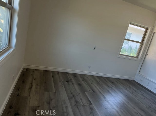 Building Photo - 140 W Midway Manor