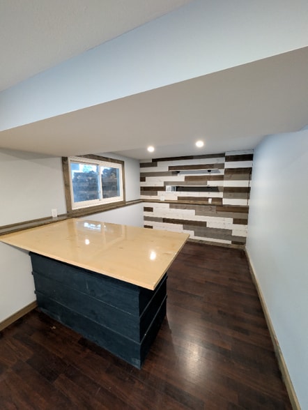 Building Photo - 8381 5th St NE