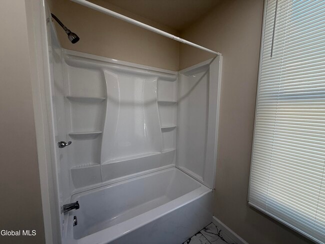 Building Photo - 10 Orange St