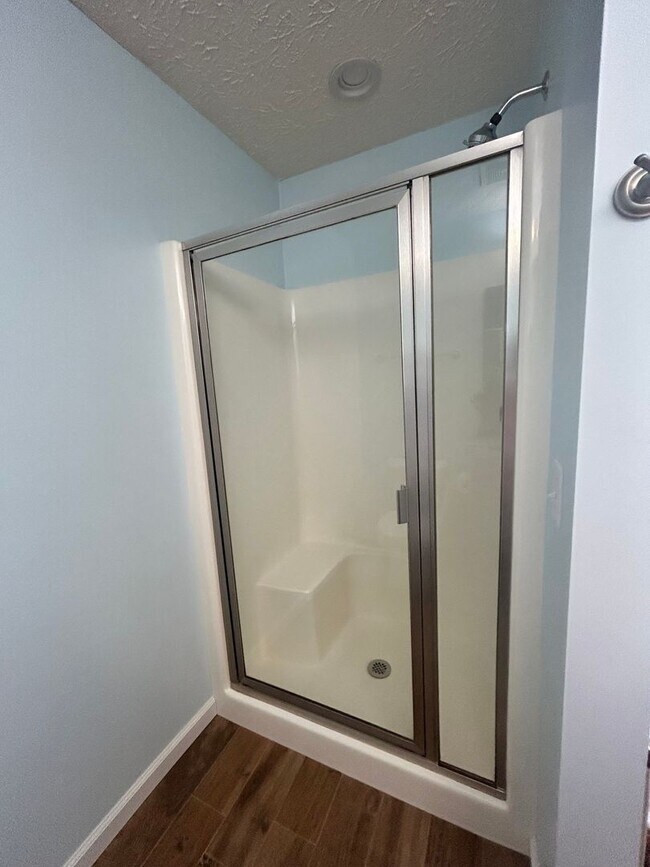 Building Photo - 4031 Somerset Ct