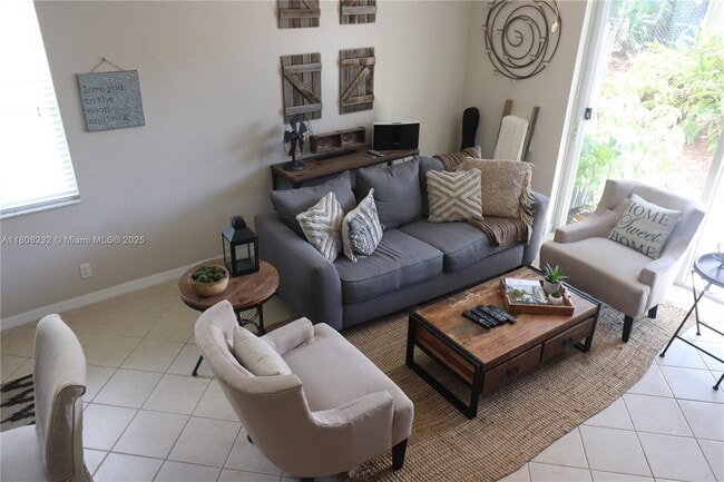 Building Photo - 2076 Hacienda Terrace