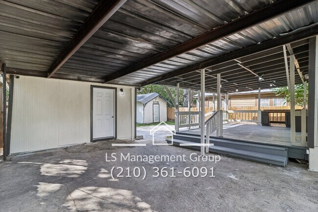 Building Photo - 622 Denver Blvd