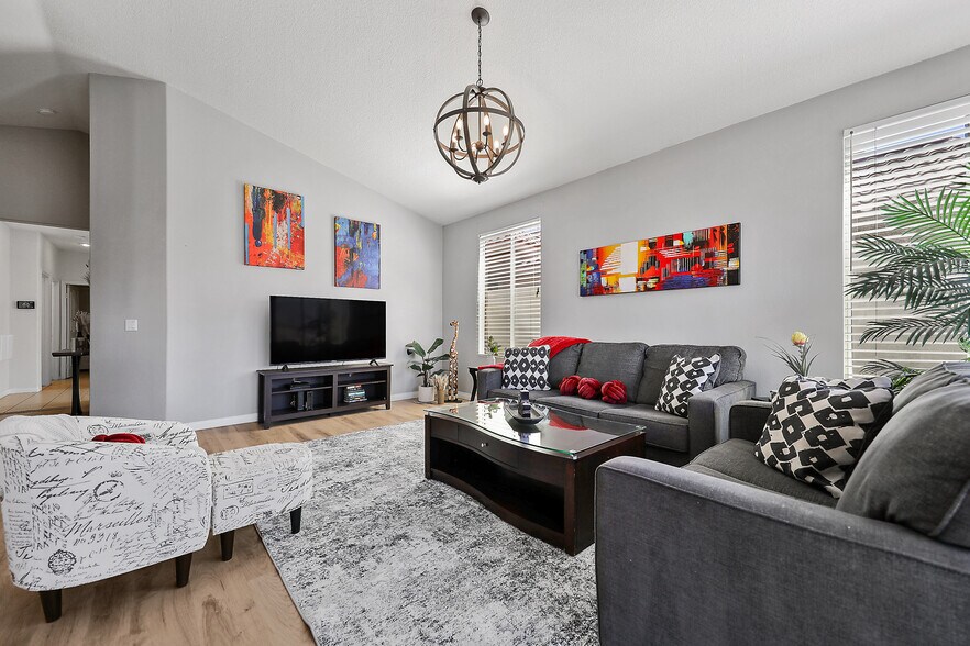 Building Photo - 76747 Minaret Way