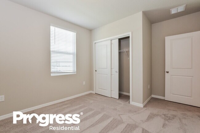 Building Photo - 1026 Oak Vly Dr