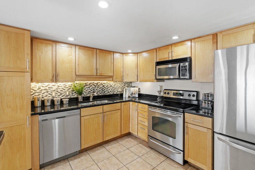 Kitchen - 110 1st Ave NE