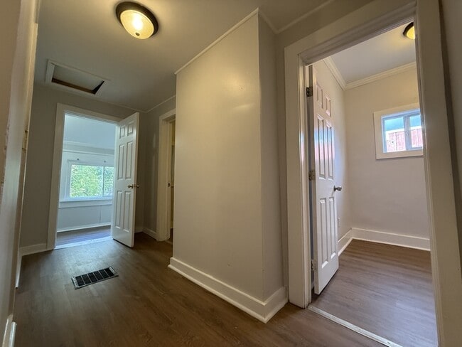 Building Photo - 19 N Lake Ave