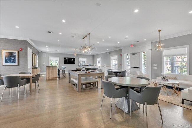 Building Photo - 402 Grist Mill Cir