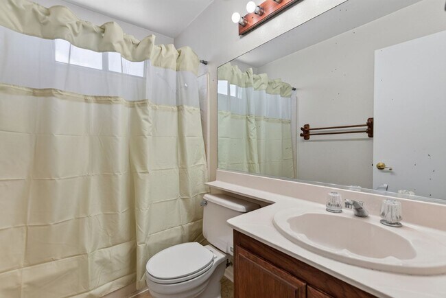 Building Photo - 4109 Yukon Way