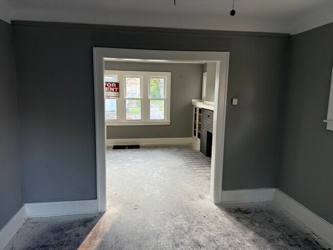 Building Photo - 12722 Birwood St