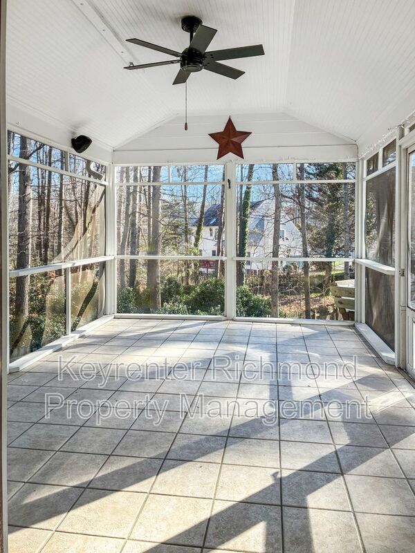 Building Photo - 10292 Wanchese Way