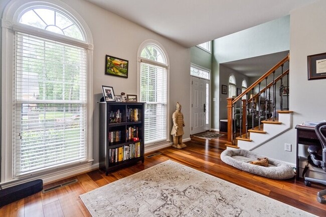 Building Photo - 821 Loch Island Dr