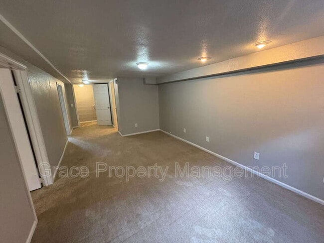Building Photo - 515 N Quebec St