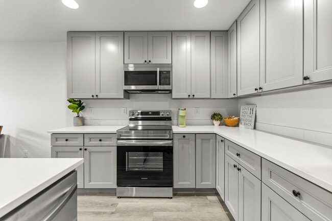 Building Photo - New Modern Home