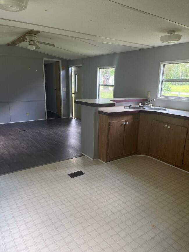 Building Photo - Charming 2-Bedroom Home in Midway - Available for Rent