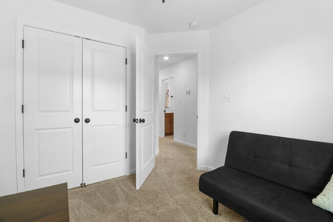 Building Photo - 1150 Tybee Dr