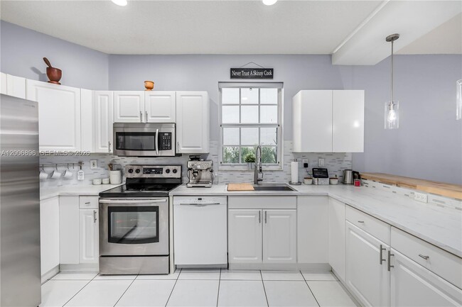 Building Photo - 14972 SW 50th Ct