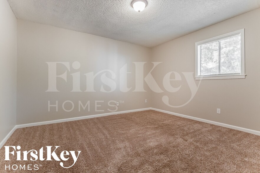 Building Photo - 4217 Willow Park Dr