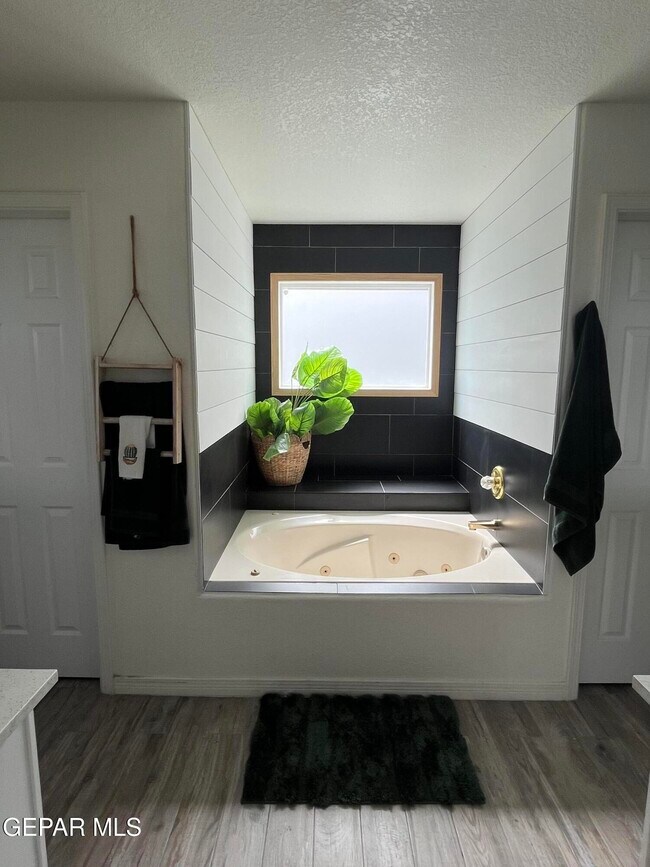 Building Photo - 1424 Cloud Ridge Dr