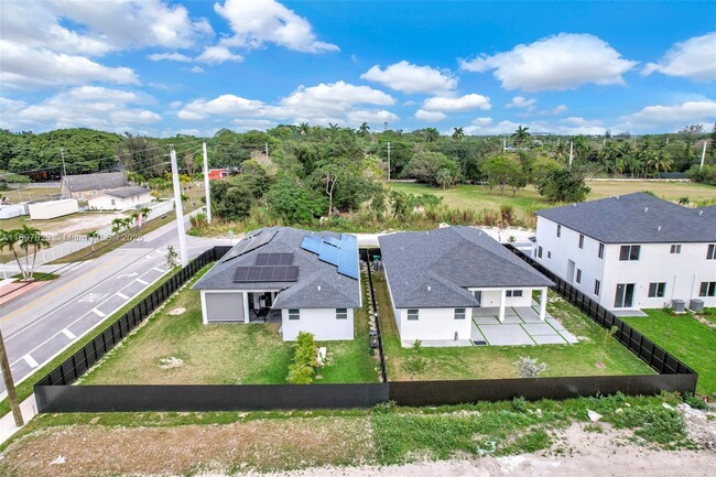 Building Photo - 22555 SW 125th Ave