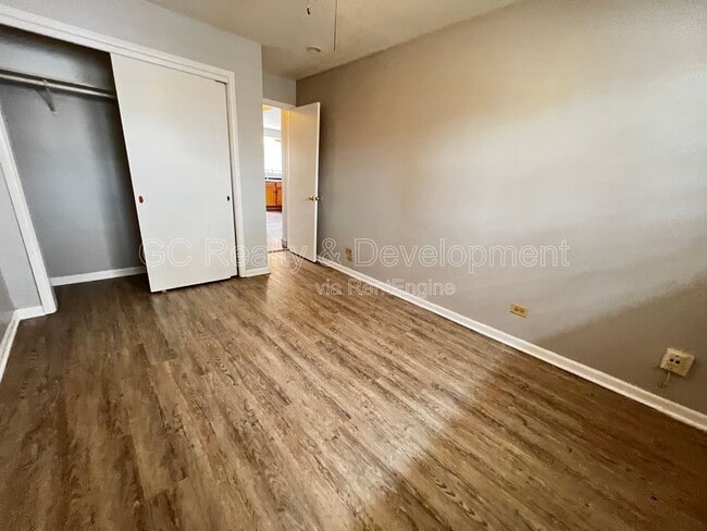 Building Photo - 9252 S Merrill Ave