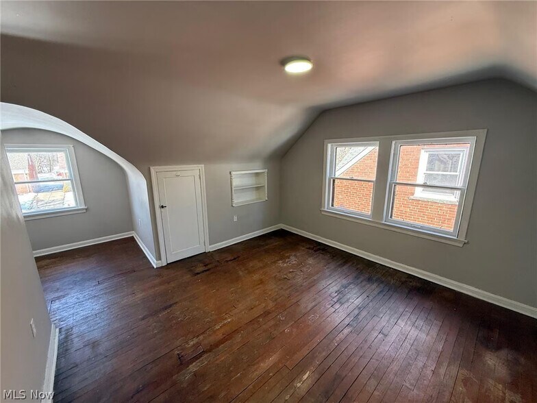 Building Photo - 713 South Blvd