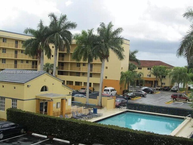 Building Photo - 14951 SW 82nd Ln