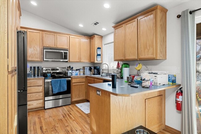 Building Photo - 1432 Beekman Ave