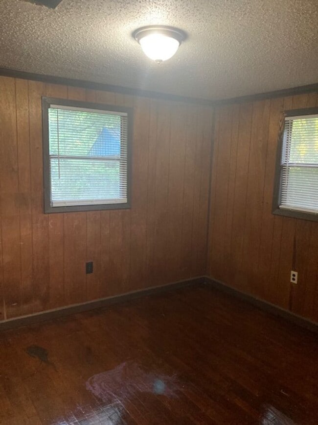Building Photo - Gulfport 4 Bedroom