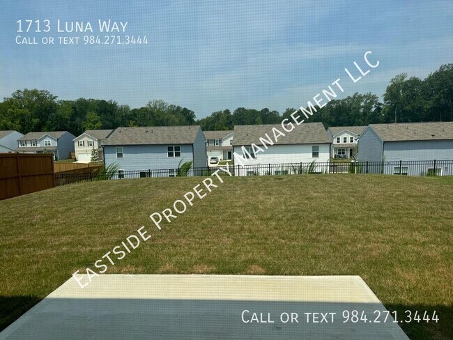 Building Photo - 1713 Luna Wy