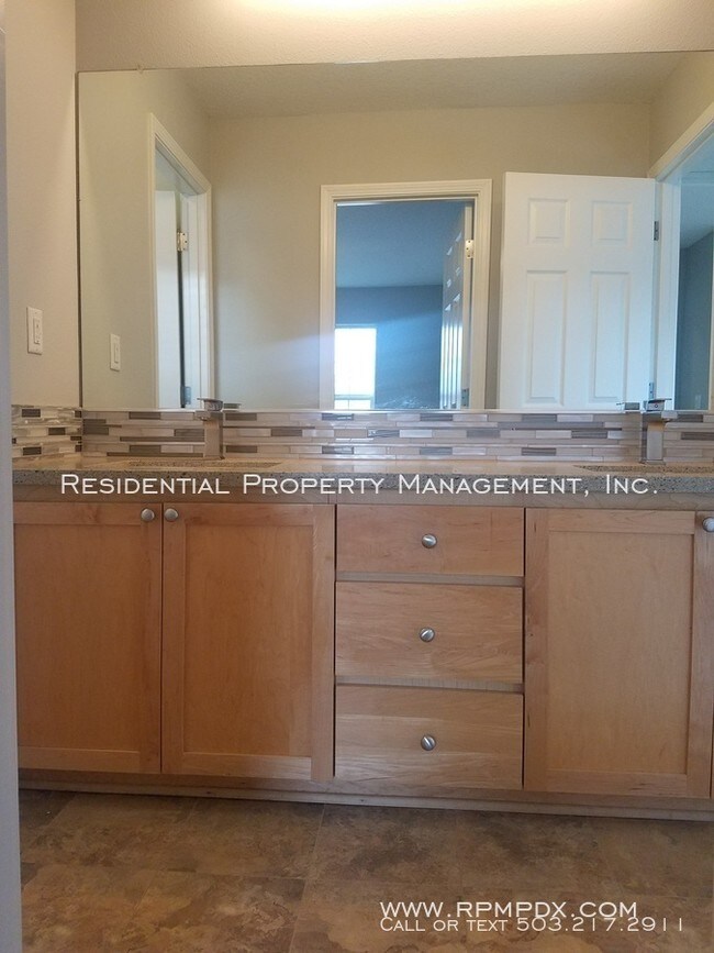 Building Photo - 2 Story Home in Arbor Vineyards neighborhood!