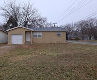 Building Photo - 3 Bedroom! All Brick! Garage!  $995!