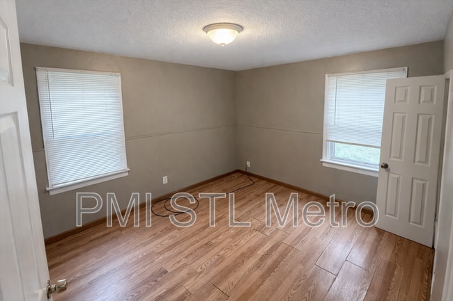 Building Photo - 7008 Paisley Dr