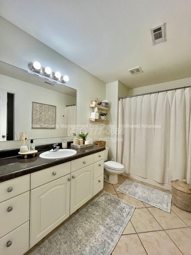 Building Photo - 2728 Westminster Dr