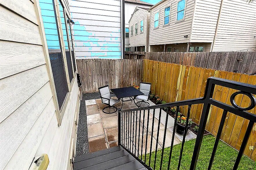Building Photo - 5525 Kiam St