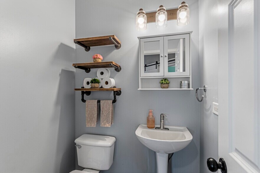 Building Photo - 31696 N Borre Dr