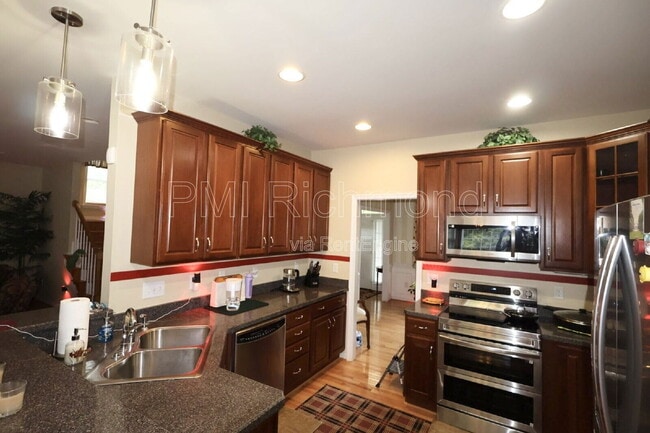 Building Photo - 7238 Ancient Oak Dr