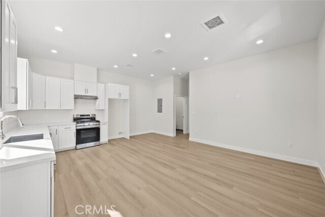 Building Photo - 16404 Donmetz St