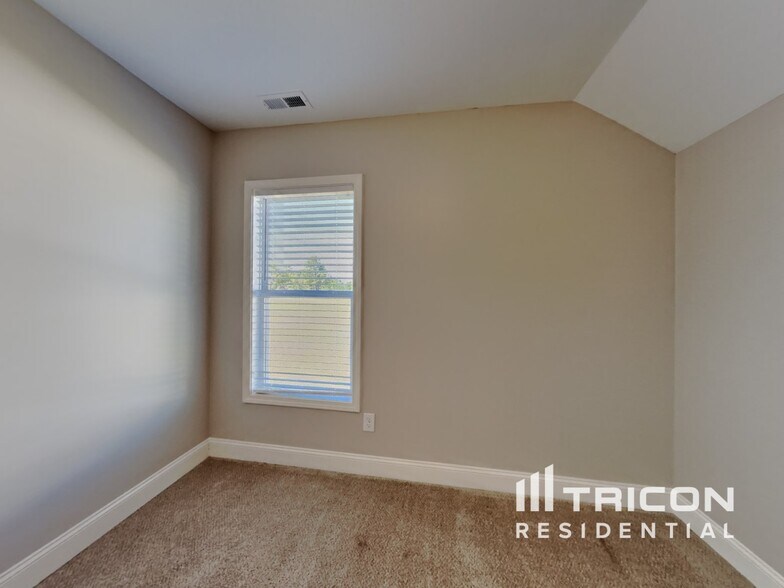 Building Photo - 112 Fish Whistle Ct