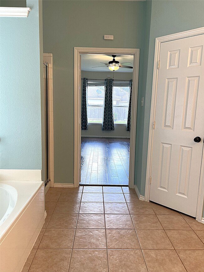 Building Photo - 12919 Cascadia Knoll Ct