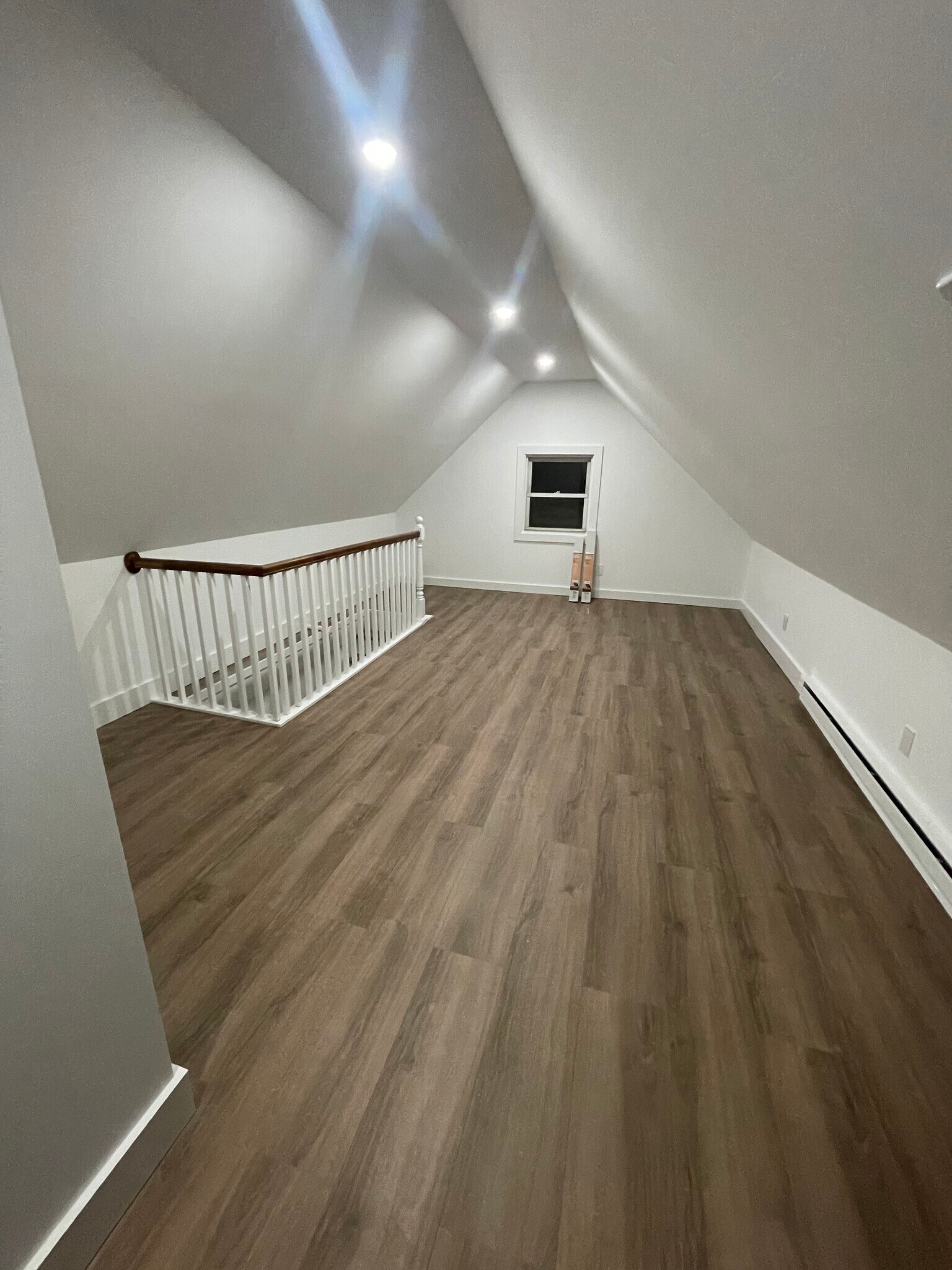 Building Photo - 13 Division St W