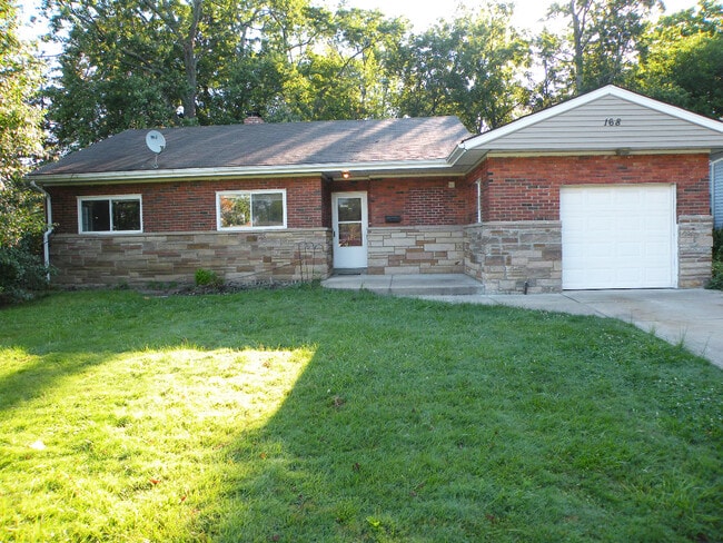 Primary Photo - 3 Bed - 1 Full Bath Ranch for Rent!