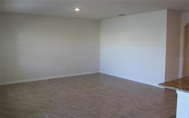 Building Photo - 2726 Greenleaf Ter