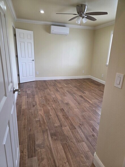 Building Photo - 648 Arrowhead Dr