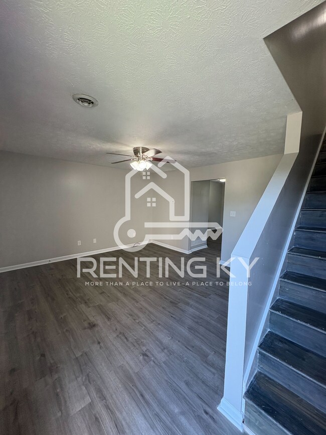 Building Photo - Updated 3-Bed, 1.5-Bath Townhome with a Garage!