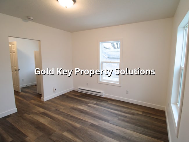 Building Photo - 4105 Main St