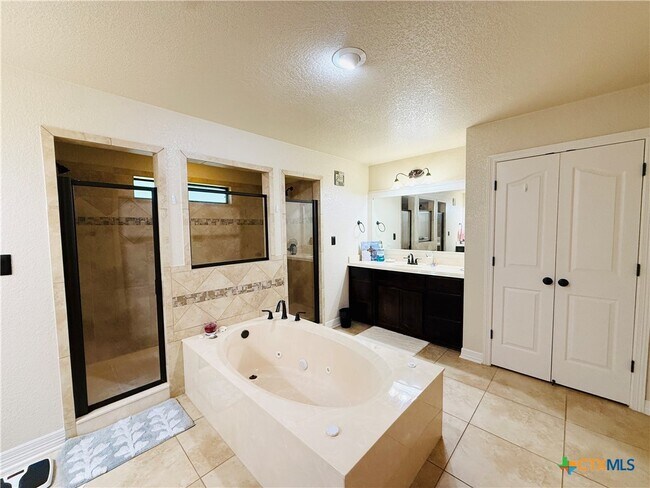 Building Photo - 6403 Flag Stone Dr